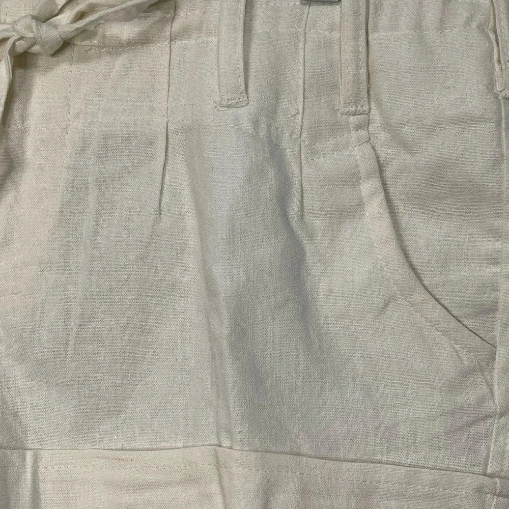 Body Central Women’s 100% Linen White Cuffed Shorts Size Medium - Picture 2 of 5